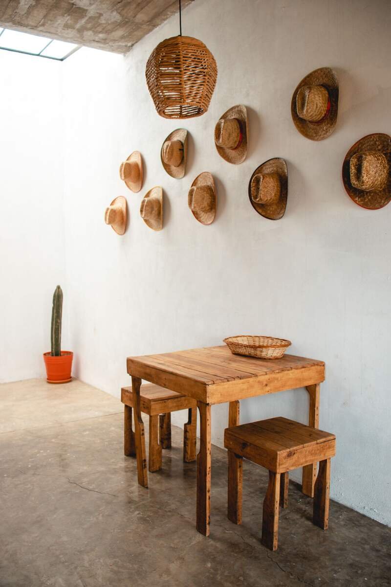 Rincón de comedor rústico